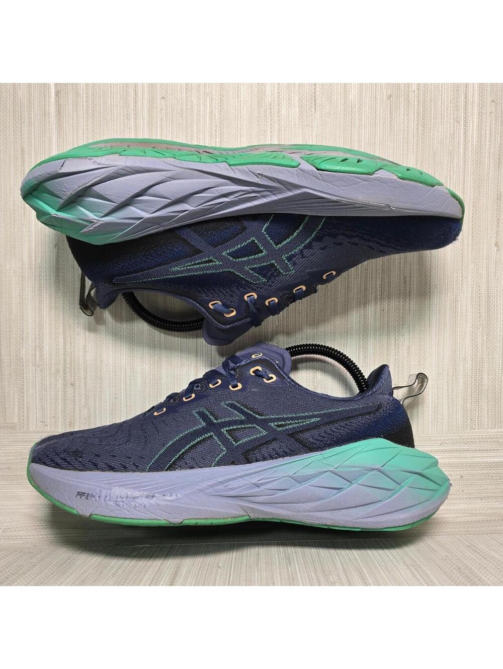 ASICS Novablast 4 women’s running shoes in Thunder Blue/Blue Expanse.
